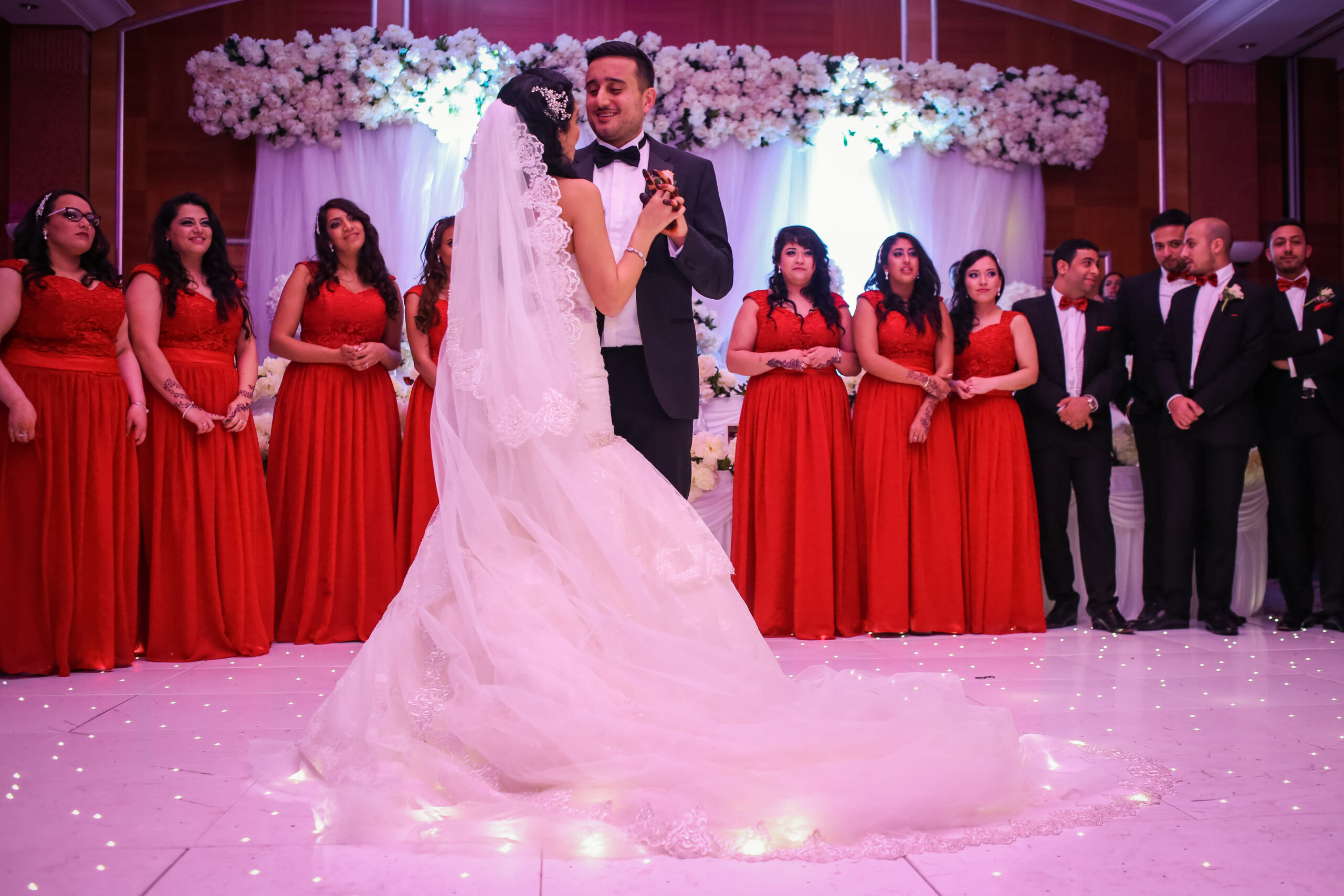 Real Wedding | Purple | Red | City | Hotel | London | London Eye | Hajley Photography #Bridebook #RealWedding #WeddingIdeas #LondonEye Bridebook.co.uk