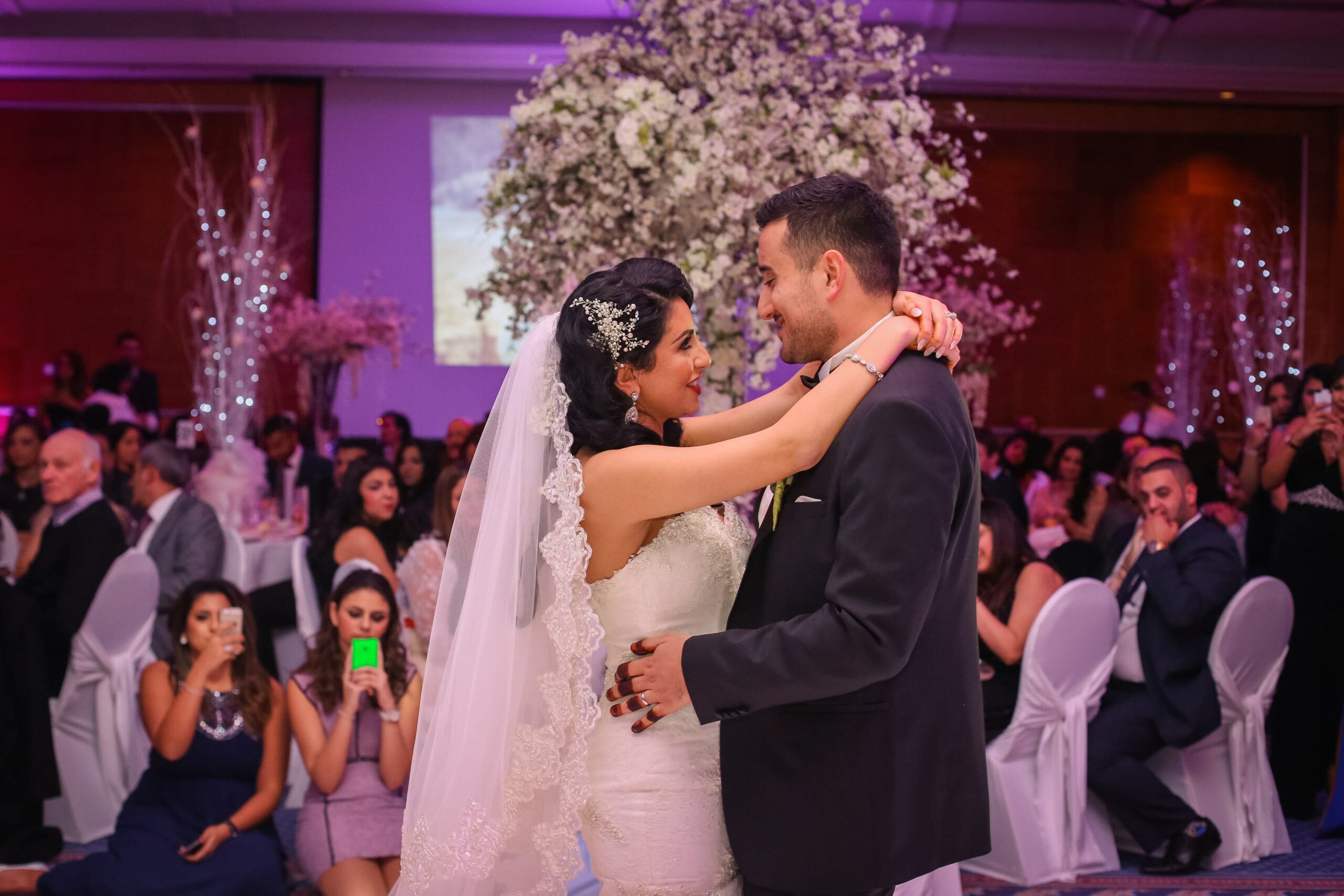 Real Wedding | Purple | Red | City | Hotel | London | London Eye | Hajley Photography #Bridebook #RealWedding #WeddingIdeas #LondonEye Bridebook.co.uk