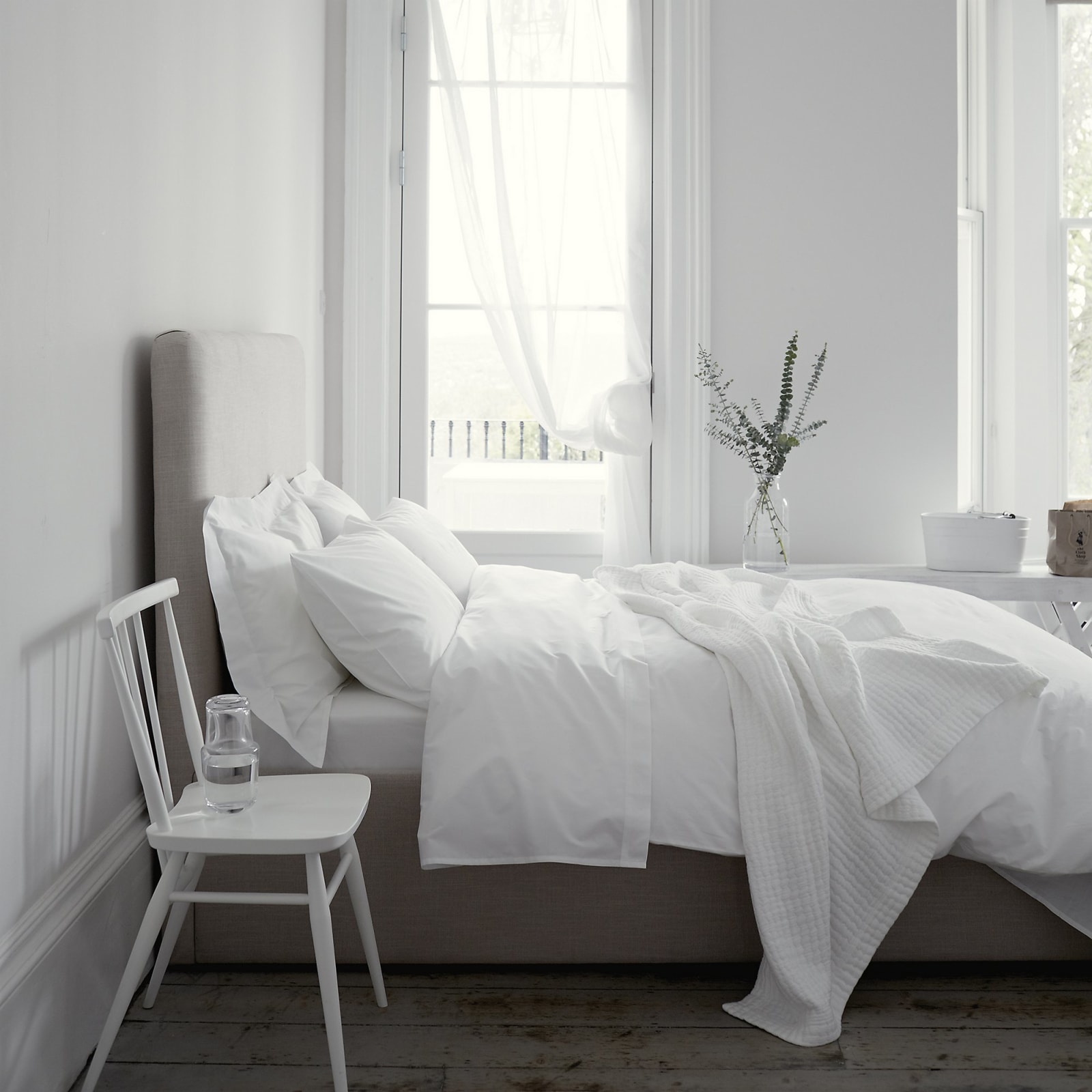 bridebook.co.uk-prezola white bedding