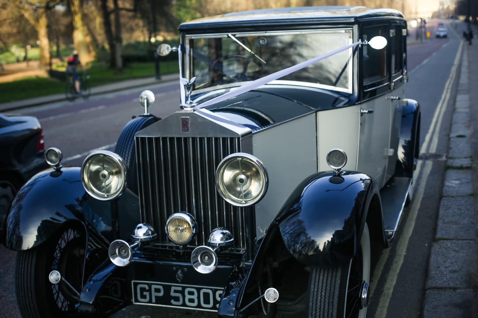 South East | Greater London | London | Autumn | Classic | Elegant | White | Gold | City Hotel | Real Wedding | Hajley Photography #Bridebook #RealWedding #WeddingIdeas Bridebook.co.uk 