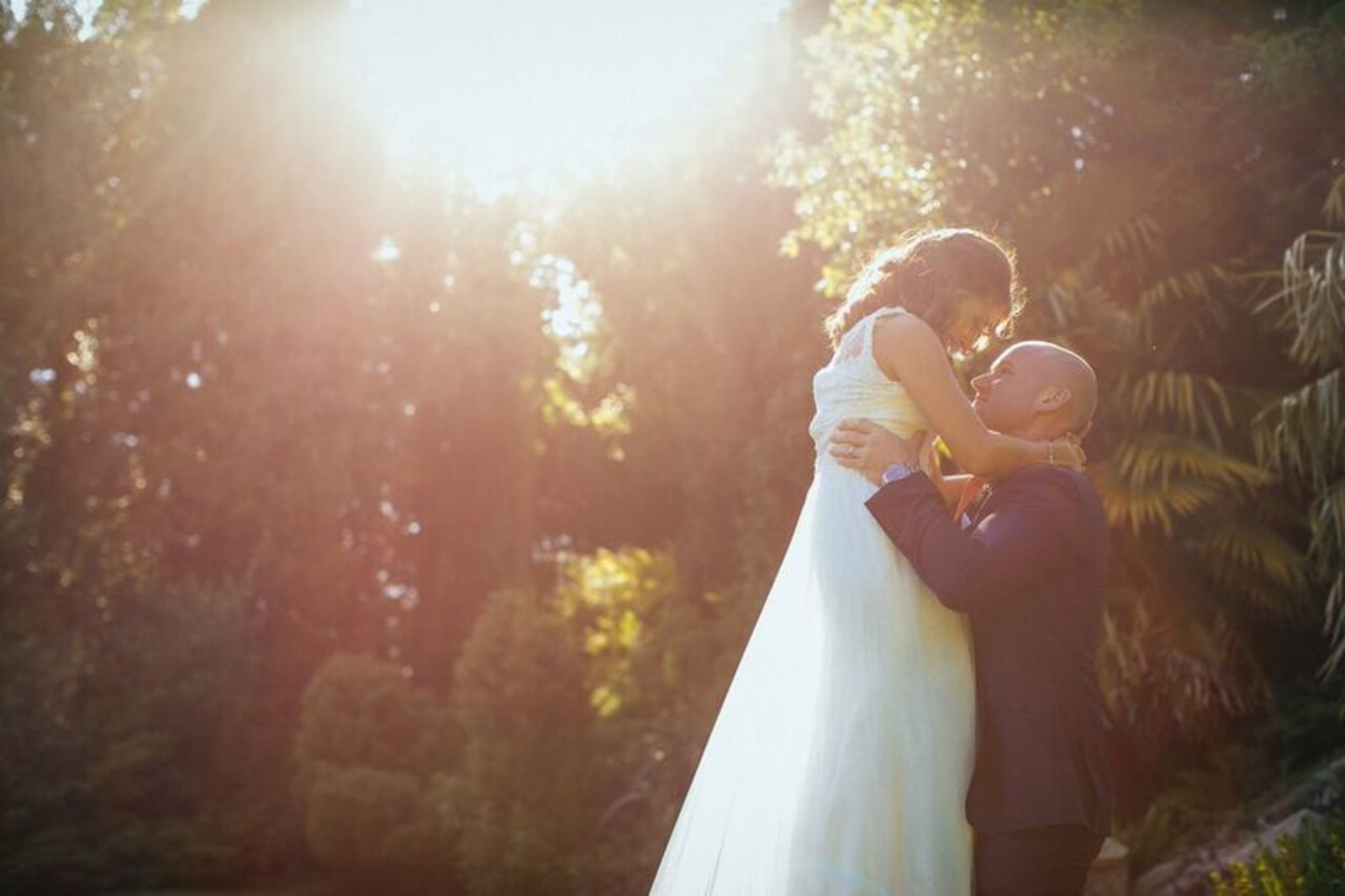 South East | Sussex | Crawley | Summer | Outdoor | Garden | Blue | Orange | Manor House | Real Wedding | Hajley Photography #Bridebook #RealWedding #WeddingIdeas Bridebook.co.uk 