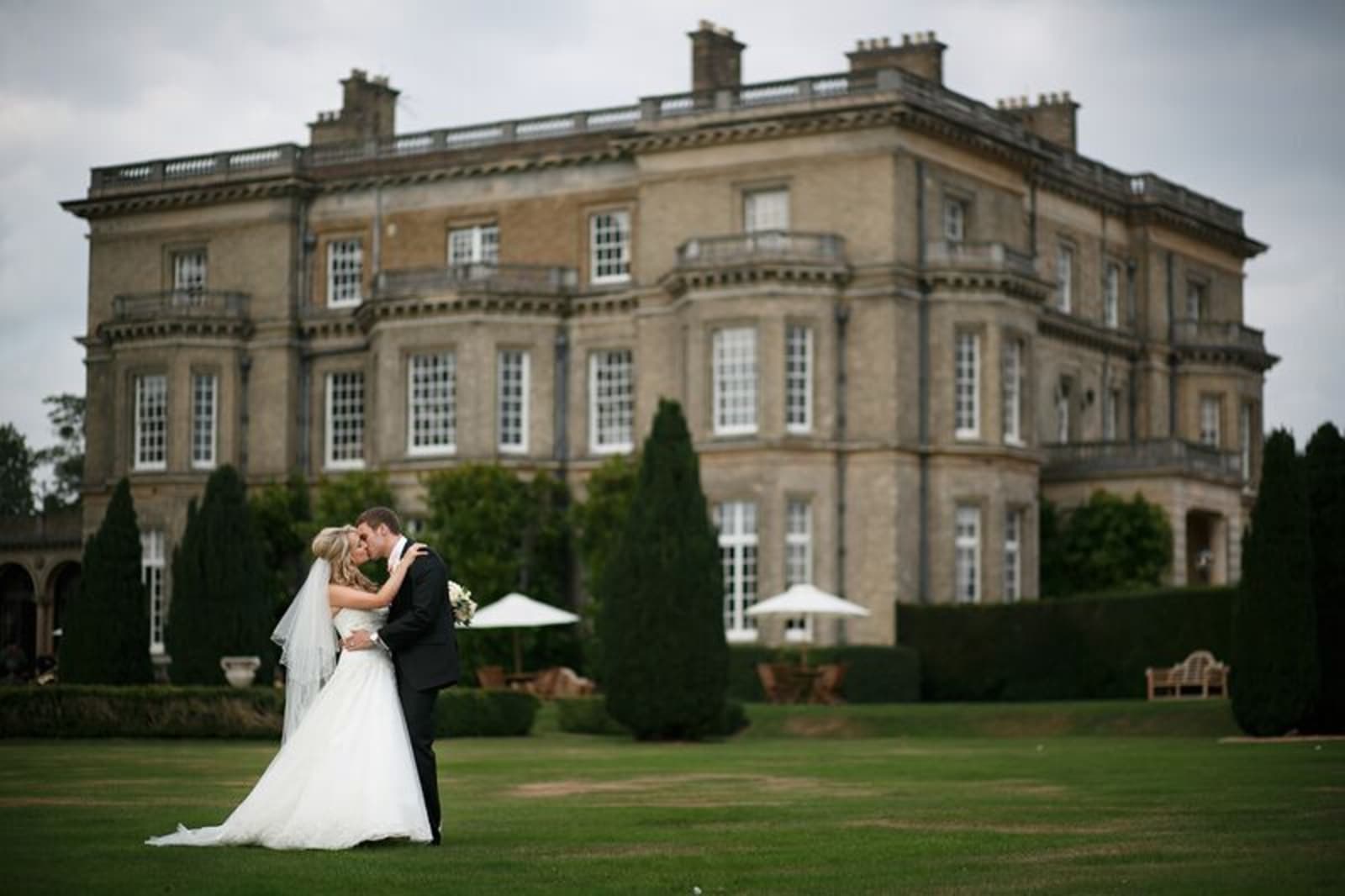 South East | Buckinghamshire | Maidenhead | Autumn | Classic | Elegant | Pink | Brights | Coral | Country House | Real Wedding | Guy Hearn Photography #Bridebook #RealWedding #WeddingIdeas Bridebook.co.uk 