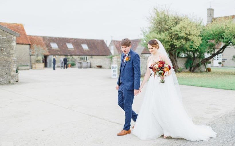 Bridebook.co.uk Stratton Court Barn