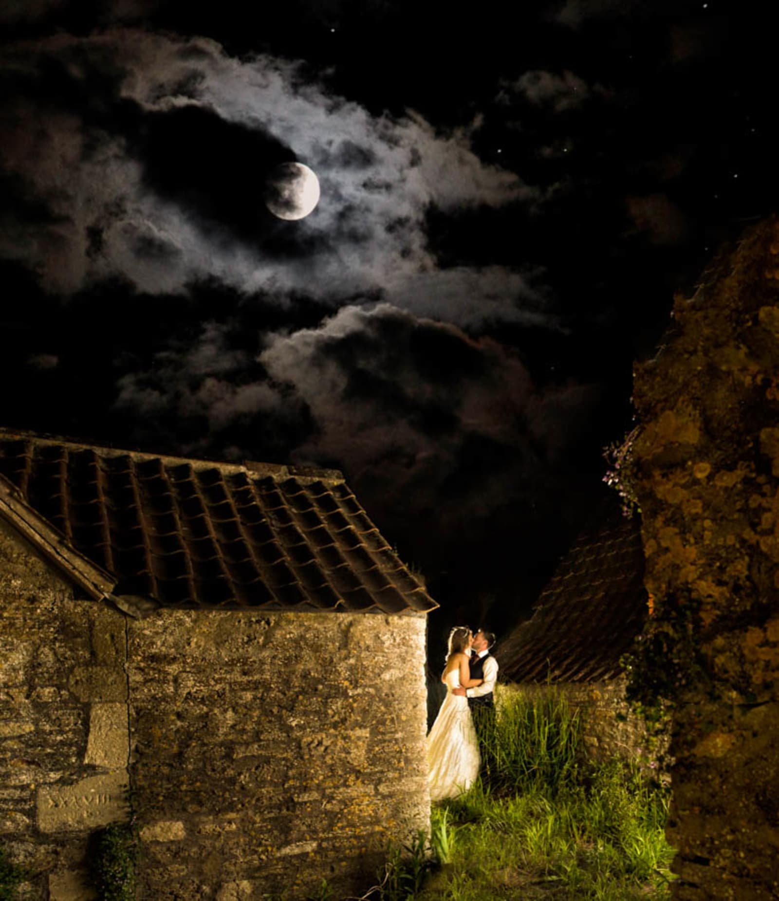 South West | Somerset | Frome | Summer | Classic | Outdoor | Blue | White | Country House | Real Wedding | Chris Giles Photography #Bridebook #RealWedding #WeddingIdeas Bridebook.co.uk 